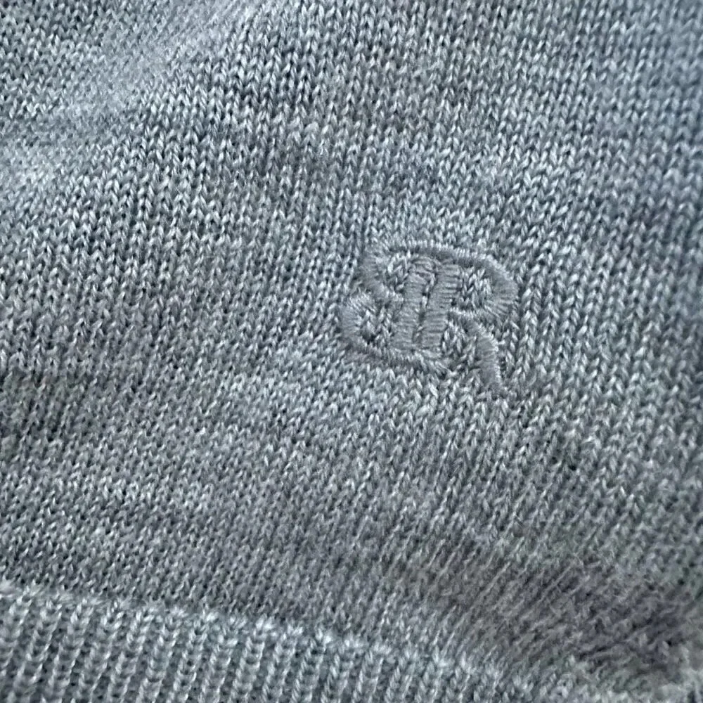 BANANA REPUBLIC | Heather Gray Long Sleeve V-Neck Merino Wool Sweater | Medium‎